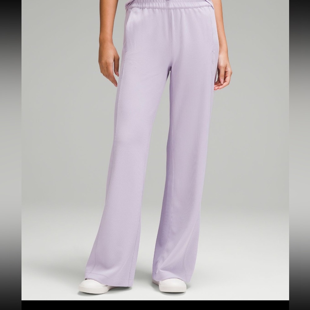 Lululemon softstreme mid rise pants 32